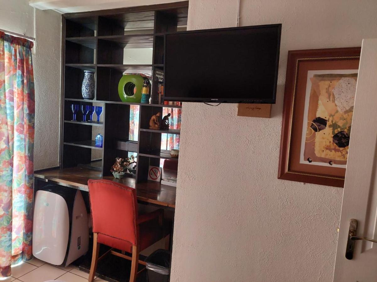 Sleep Eezy Cottages เบโนนิ ภายนอก รูปภาพ