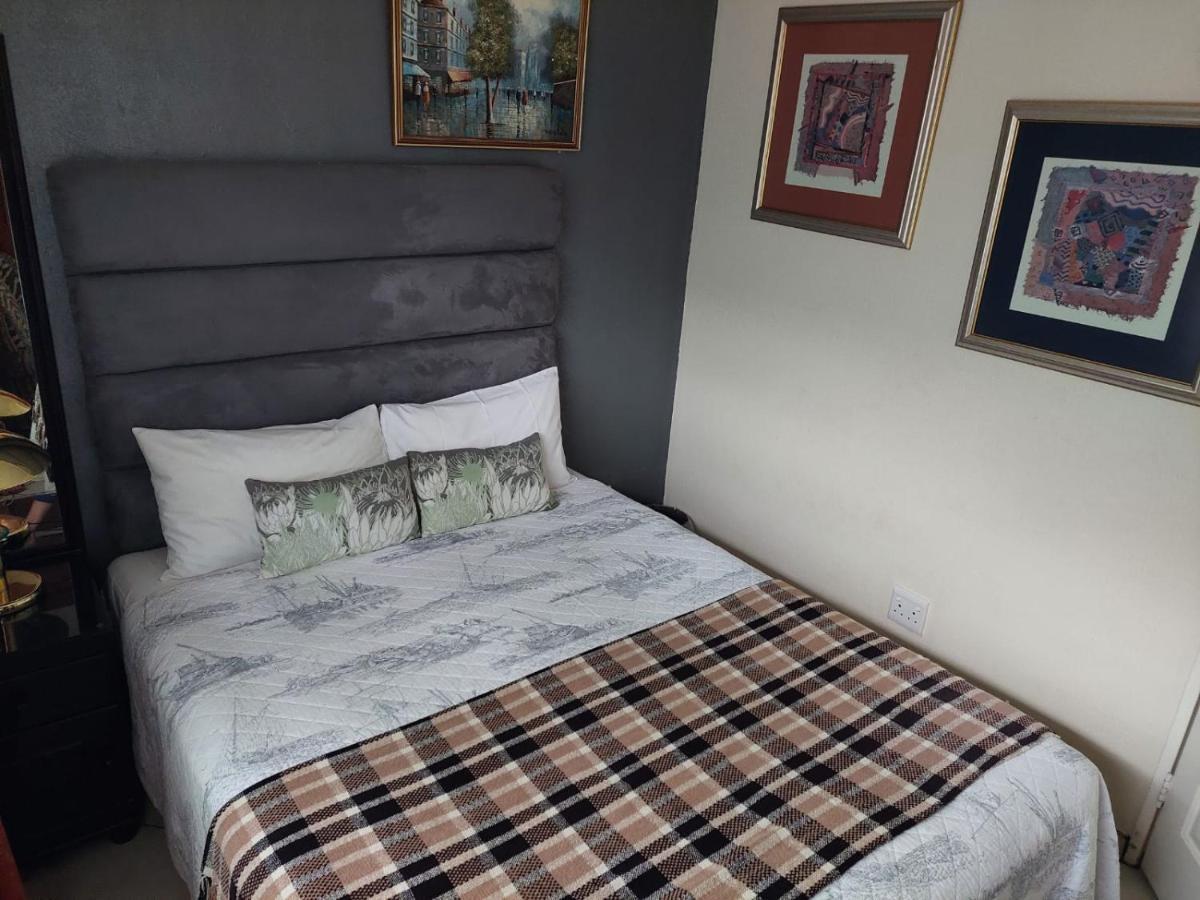 Sleep Eezy Cottages เบโนนิ ภายนอก รูปภาพ