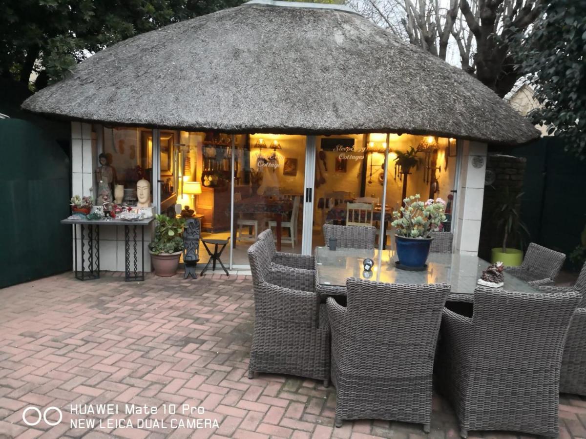 Sleep Eezy Cottages เบโนนิ ภายนอก รูปภาพ