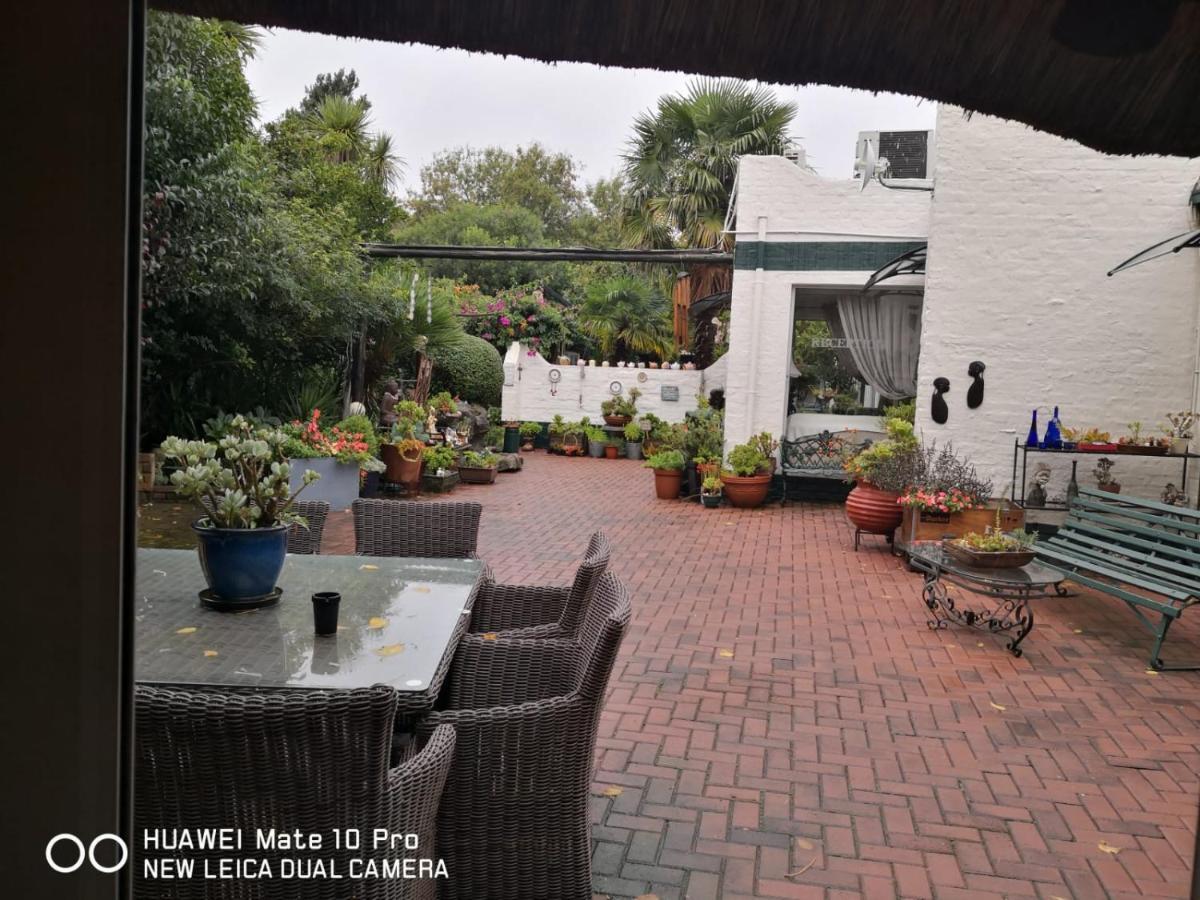 Sleep Eezy Cottages เบโนนิ ภายนอก รูปภาพ